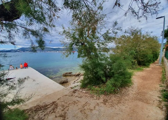 公寓 Penthouse Duplex Nina - Seaview 250m To And Restaurants - Free Parking - And Ciovo - 15 Minutes To Airport 特罗吉尔