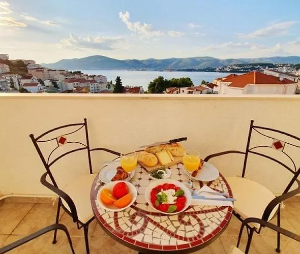 Penthouse Duplex Nina - Seaview 250m To And Restaurants - Free Parking - And Ciovo - 15 Minutes To Airport *