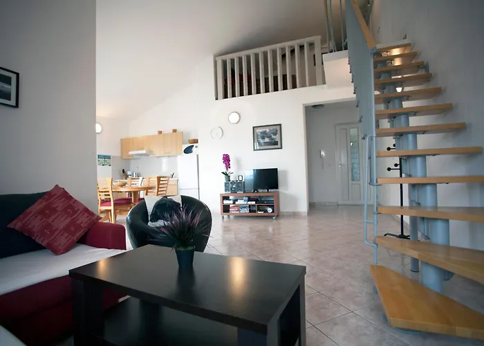 公寓 Penthouse Duplex Nina - Seaview 250m To And Restaurants - Free Parking - And Ciovo - 15 Minutes To Airport *