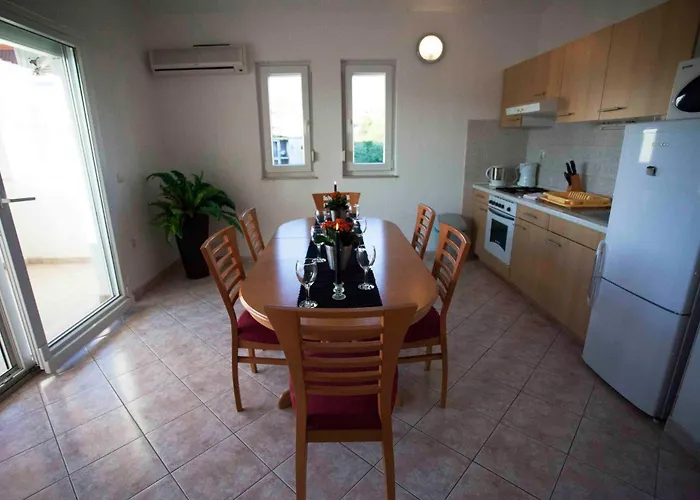 公寓 Penthouse Duplex Nina - Seaview 250m To And Restaurants - Free Parking - And Ciovo - 15 Minutes To Airport *